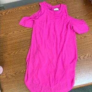 Everly by Francesca’s Hot Pink Peekaboo Shoulder Dress Small S Flowy